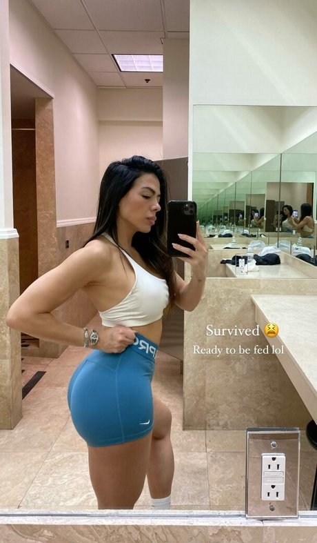 danellaurbaytv ヌードスター ギャラリー