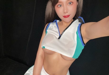 巨乳ティーンオンリーファンズ ホットヌード 写真