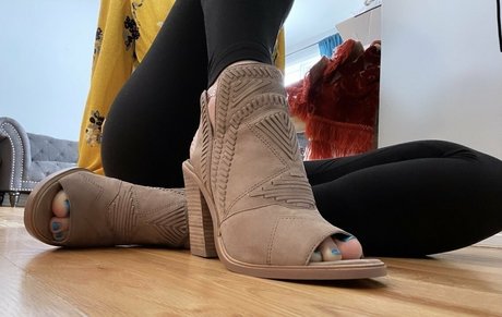 レギンス 尻 OnlyFans ヌード 写真