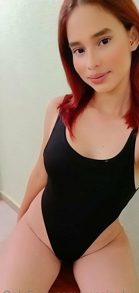 yessiaular 裸モデル 写真