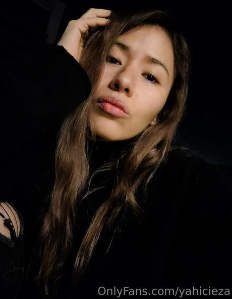 yahicieza ポルノスター ヌード 写真