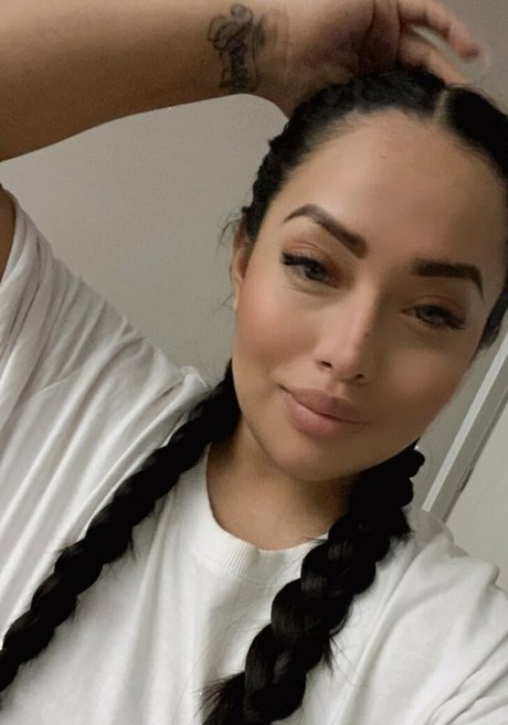 ビデオ通話 オンリーファンズ アートポルノ 画像