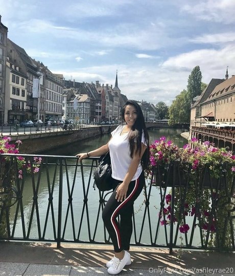 BBW パウグ オンリーファンズ ヌード 写真