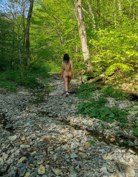 anna monik エロティックなポルノスター 写真