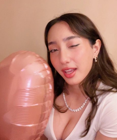 Sabrina Pezeshkian セックススター 画像