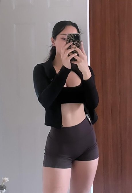 Sabrina Pezeshkian 素敵なスター ギャラリー