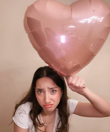 Sabrina Pezeshkian ポルノスター トップ 画像