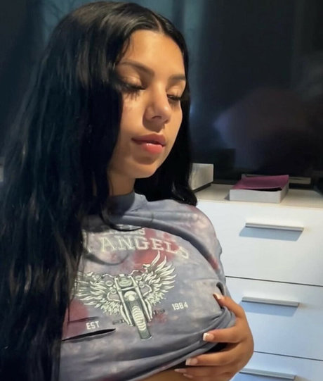 Lina Bina アダルトスター 写真