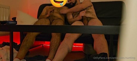 anto goes hunting ホットなポルノスター 写真