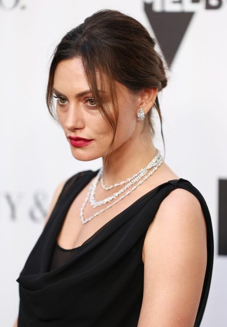 Phoebe Tonkin xxxスター 画像