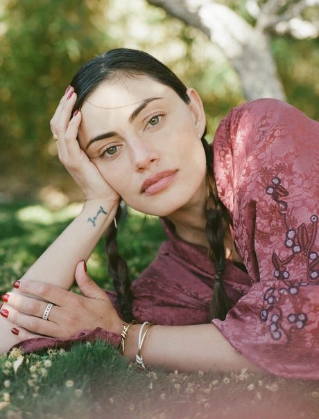 Phoebe Tonkin トップスター 画像