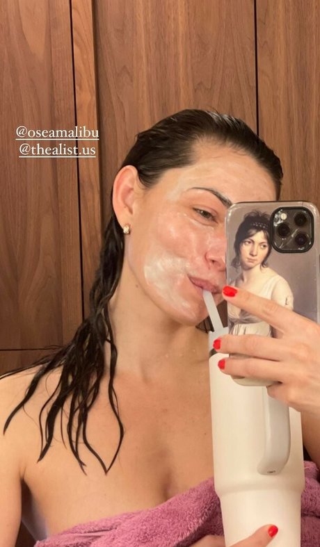 Phoebe Tonkin アートポルノスター 写真