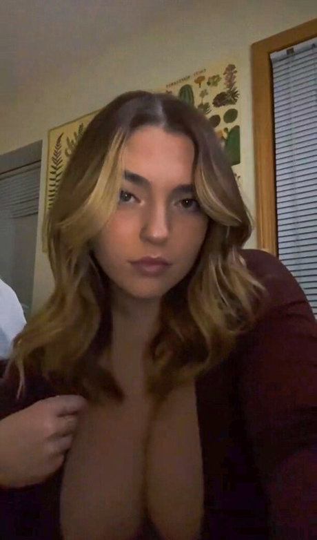 巨乳のオンリーファンズ パーフェクト 写真