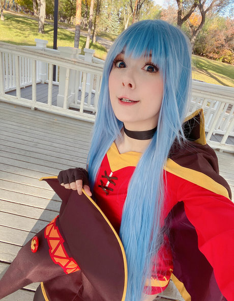 熟女クーガーオンリーファンズ 美しいヌード 画像