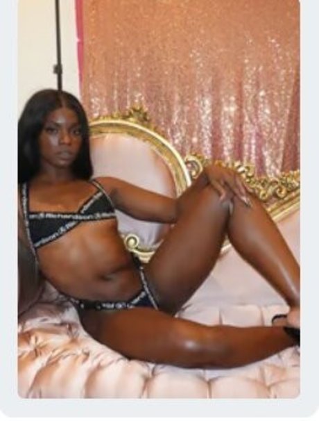 ルビーオンリーファン セクシー 写真