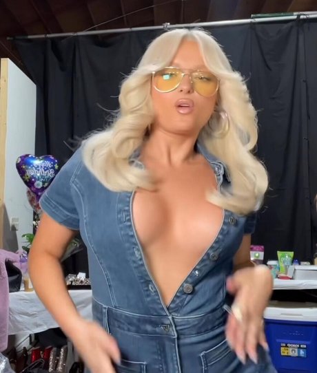 18歳のオンリーファンズ えろた ギャラリー