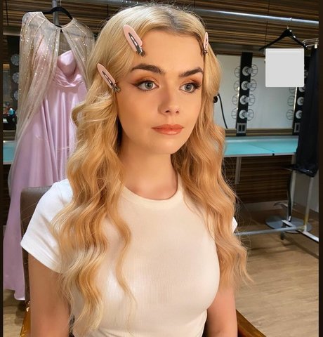 Megan Walsh アダルトモデル 画像