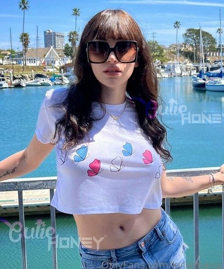 19歳のOnlyFans アダルト無料 写真