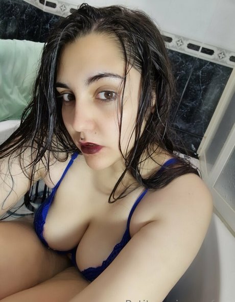 アジアの女性支配オンリーファンズ アダルト 写真