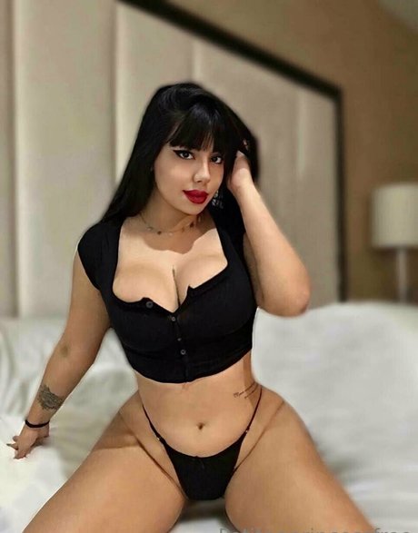 逆騎乗位 オンリーファンズ セクシー裸 画像