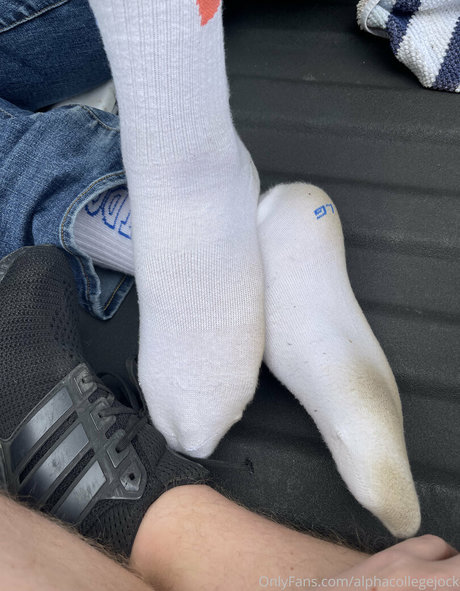 熟女の足オンリーファンズ 無料ヌード 画像