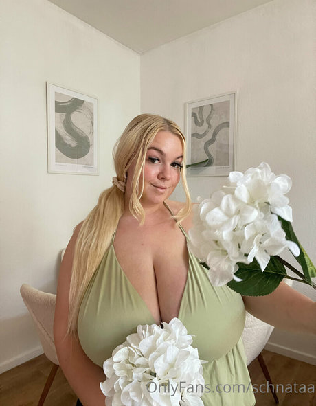 Schnataa 裸モデル 画像