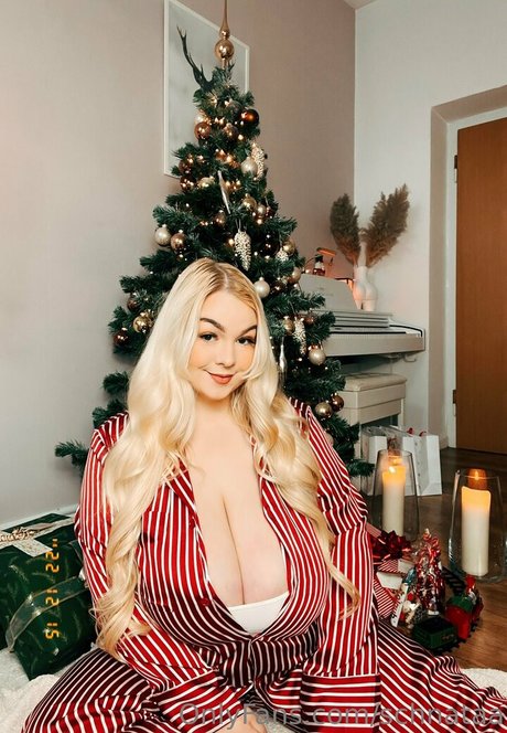 Schnataa ヌードモデル 写真