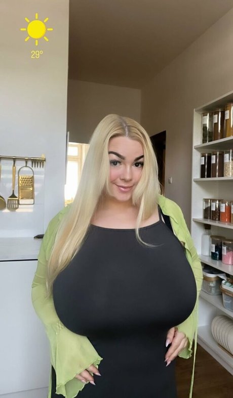 Schnataa 独占女優 写真