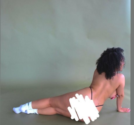 ゲイアナル舐めオンリーファンズ 美しい 画像