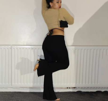 Feelinfree アート女優 アーカイブ