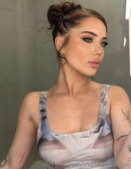 ティーン乱交OnlyFans 無料アダルト 写真