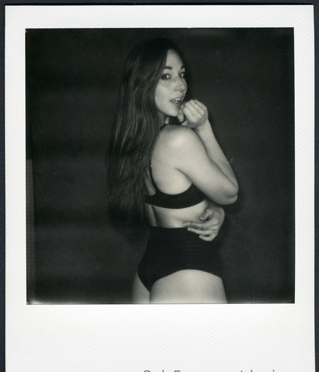 she is sam トップモデル 画像