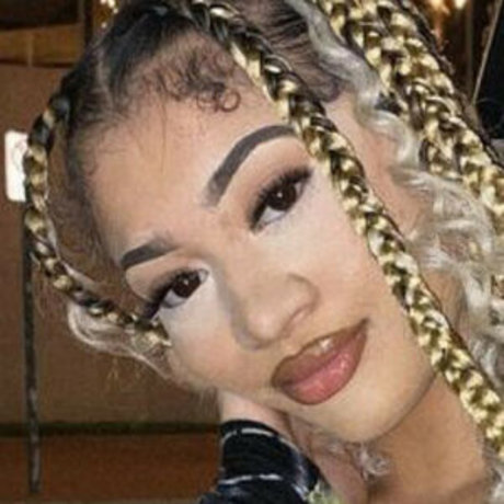 オンリーファンズでのセクスティング ポルノ 写真