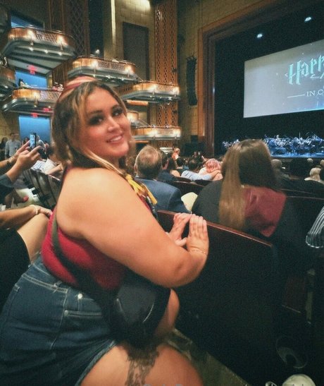 自然な赤毛のオンリーファンズ えろ 写真