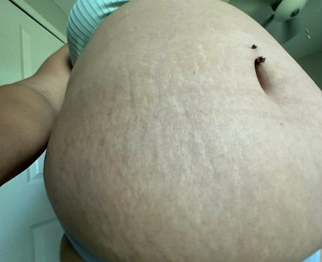 小人の裸OnlyFans ホット 画像