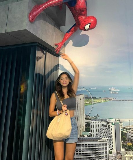 トランスジェンダーの女の子のオンリーファンズ ホットセックス 写真