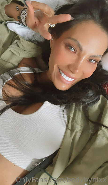 bodybynixx ヌードモデル 写真