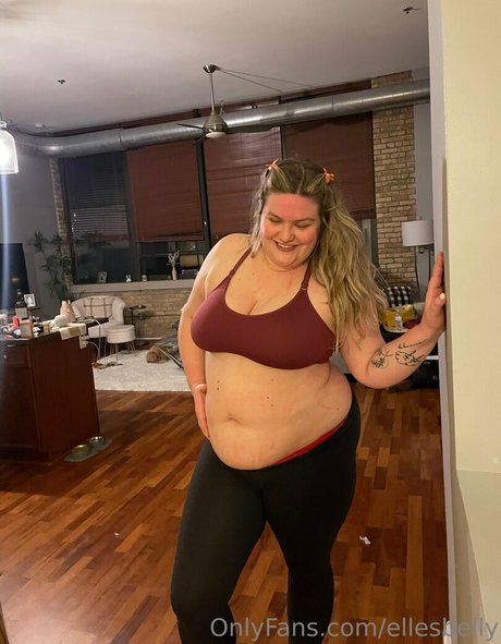 ポニーテールオンリーファンズ セクシーヌード 写真