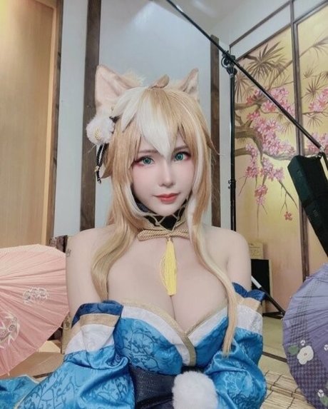 脇の下オンリーファンズ 無料 写真