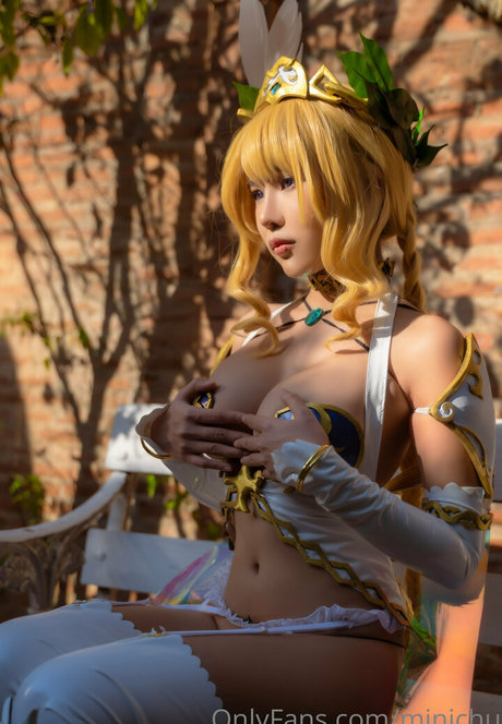 熟女クーガーオンリーファンズ ヌード 写真