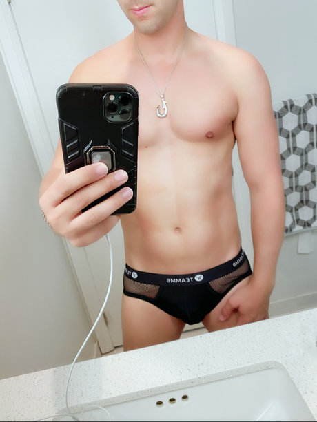 濡れたパンティーOnlyFans ポルノ 画像