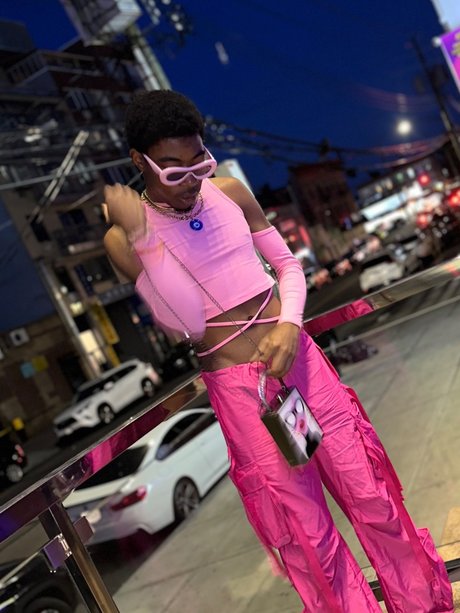 MondoB 高品質スター ギャラリー