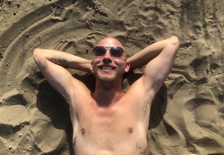 Gold afternoon ポルノスター 写真