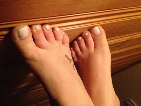 Curvy Feet エロティック女優 写真