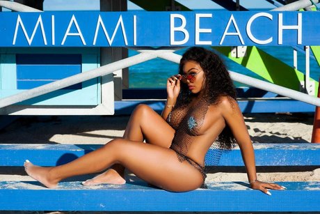 MYA FLAWLESS かわいいポルノスター 写真