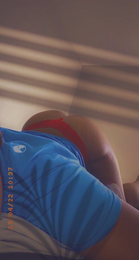 巨乳で曲線美のOnlyFans ホットセックス 画像