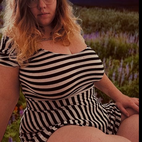 DivineFire_ ヌードスター 画像