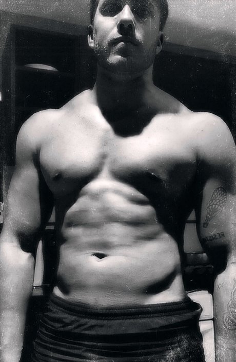 Centinela ポルノスター ヌード 写真