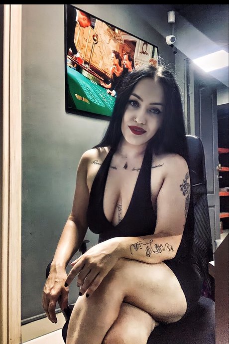 アジアン・エボニー・オンリーファンズ 美しいxxx 画像