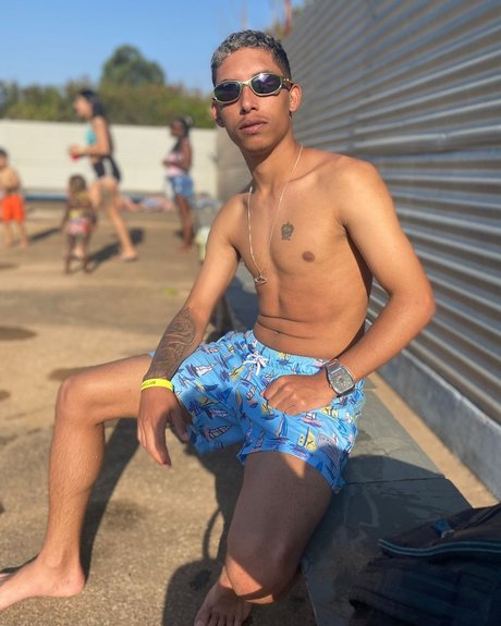 Alexsander セクシーなスター 写真